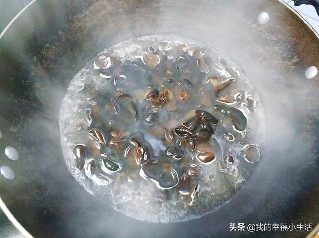 家常木耳炒肉的16种做法（春节拿手菜之木耳炒肉）(2)
